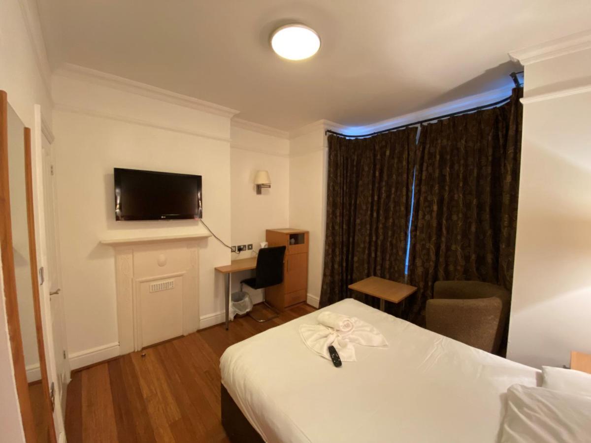 Buckingham Hotel Гай-Віком Екстер'єр фото